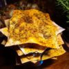 Placa de Crostinis com Cajun Spice e Tomilho
